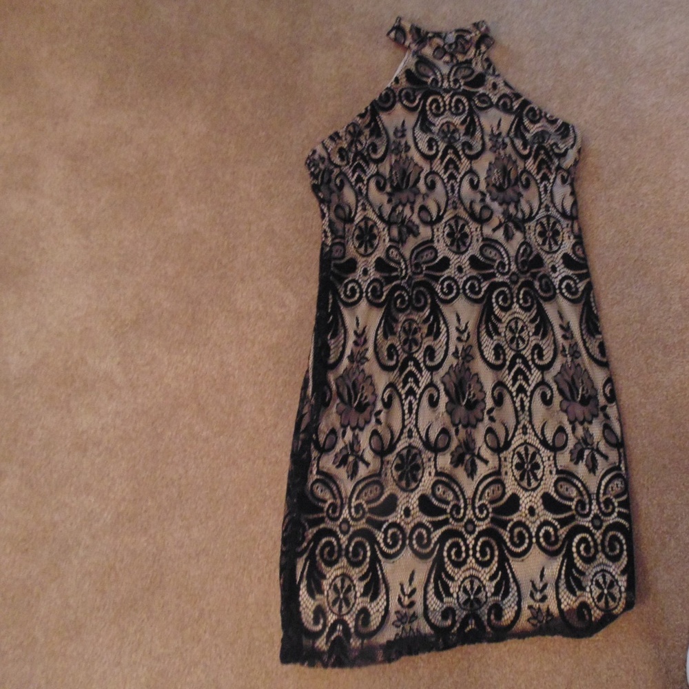 Dress - Picture 2 of 3